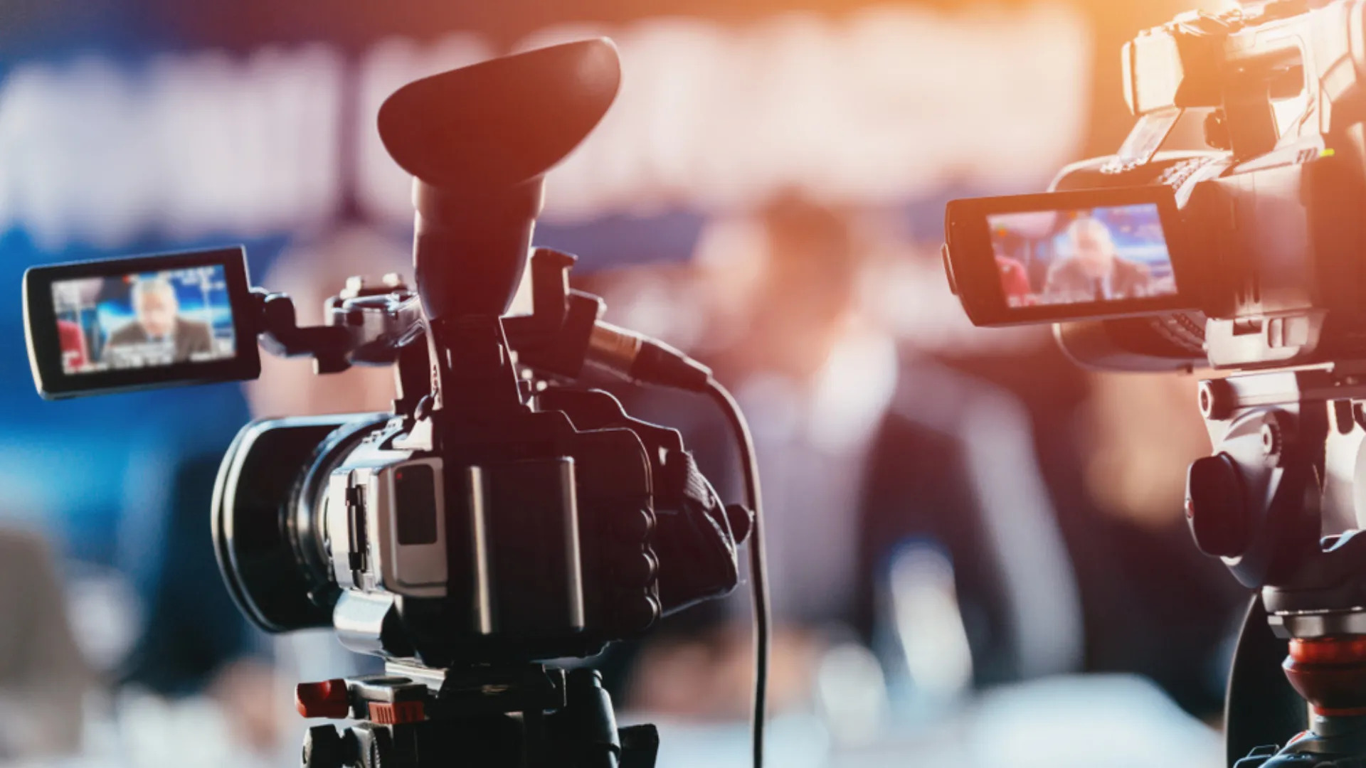 6413e4118a614375f0f2d8aa_blog-livestream-guide